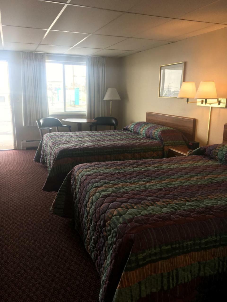 Mountain View Inn Лейкуд Екстериор снимка